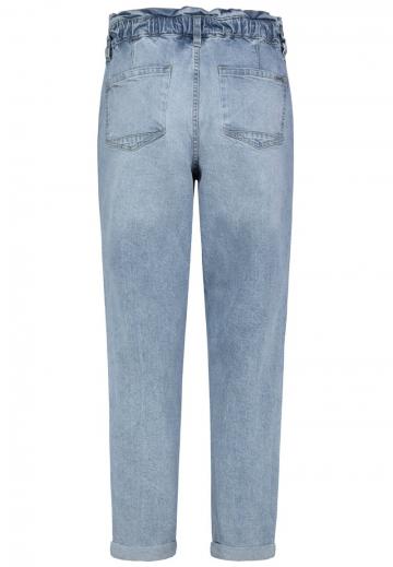 Узкие джинсы