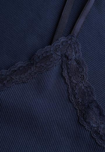 Топ на бретельках