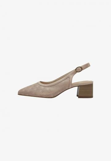 Туфли с высоким носом