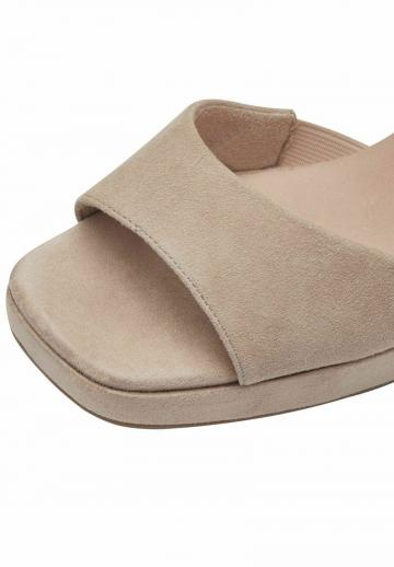 Гандбольные кроссовки