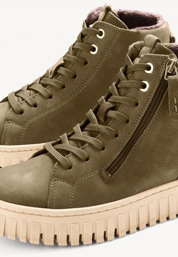 Ботинки на шнуровке