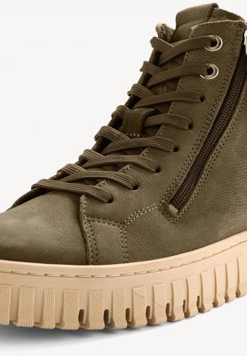 Ботинки на шнуровке