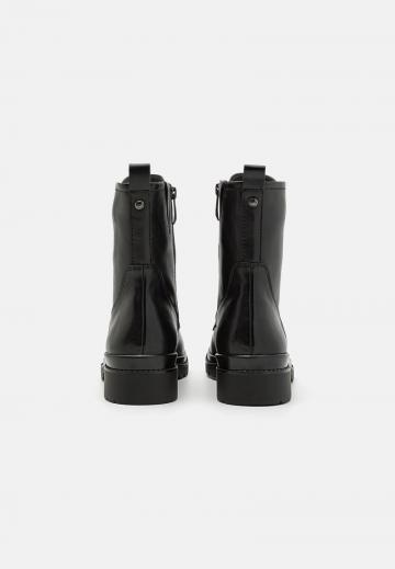 Полусапожки на платформе