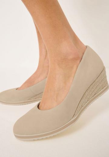 Туфли на танкетке