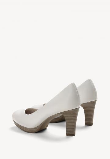 Туфли на высоком каблуке