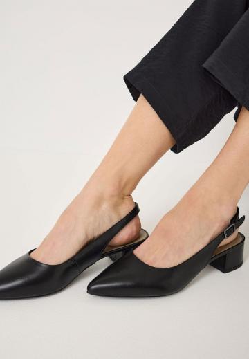 Туфли с ремешком