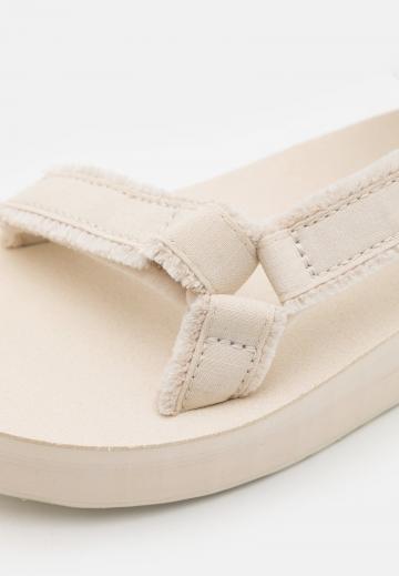 Походные сандалии