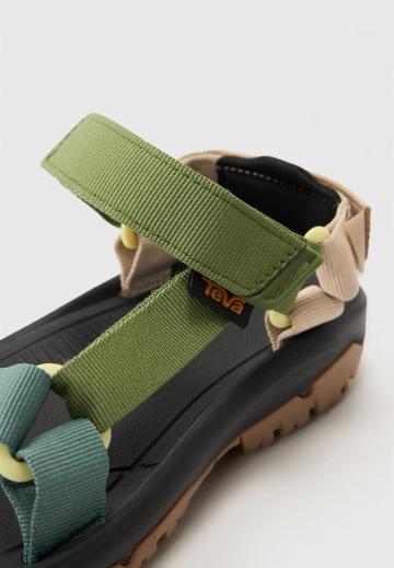 Спортивные сандалии