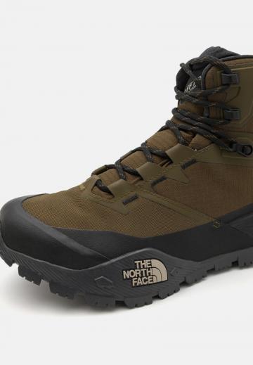 Походные ботинки