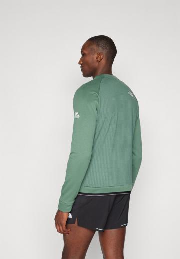 Спортивная кофта