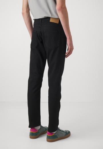 Узкие джинсы