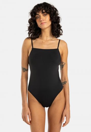 Слитный купальник