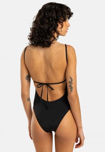 Слитный купальник