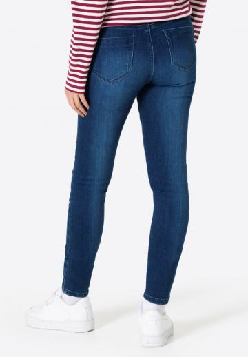 Узкие джинсы