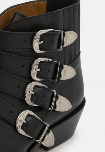 Ковбойские сапоги