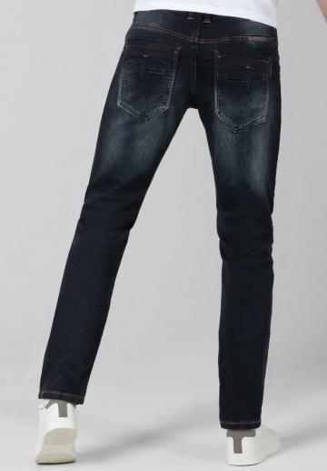 Узкие джинсы