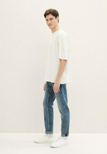 Узкие джинсы