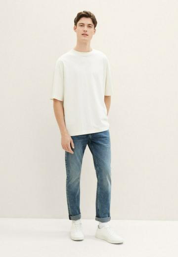 Узкие джинсы