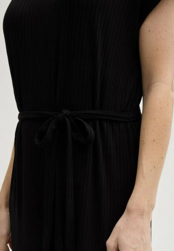 Вязаное платье