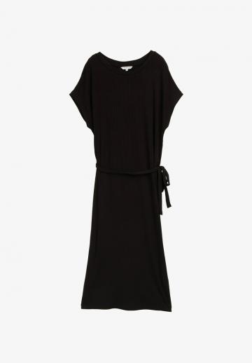 Вязаное платье