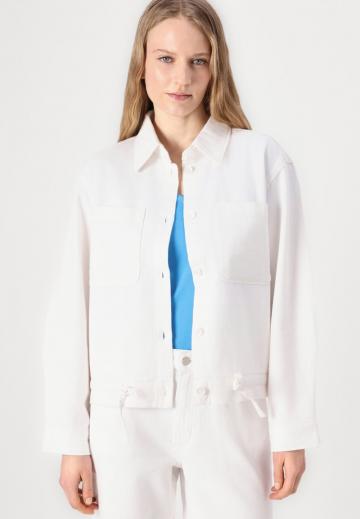 Куртка с накладнымит карманами