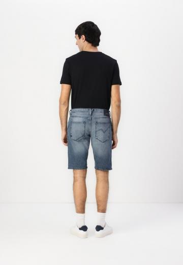 Узкие джинсы