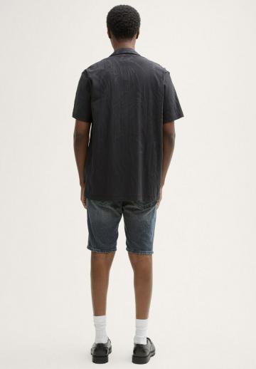 Узкие джинсы