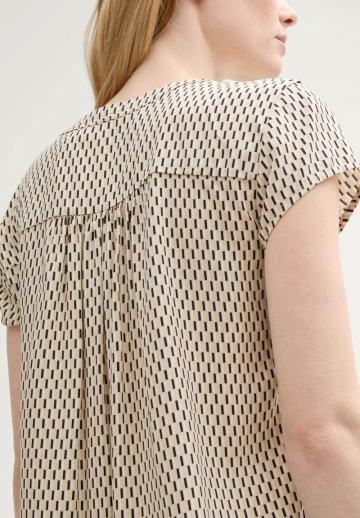 Атласная блузка