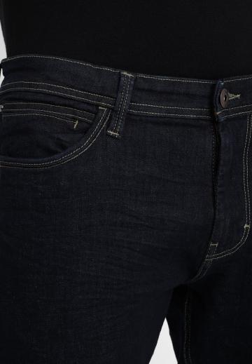 Узкие джинсы