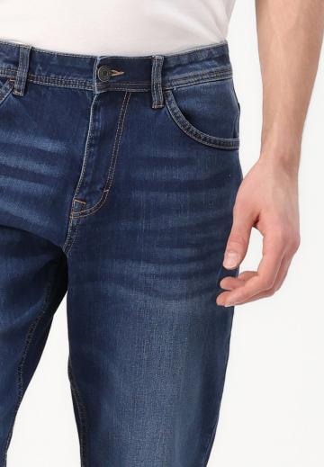 Узкие джинсы