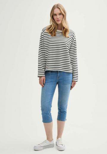 Короткие джинсы