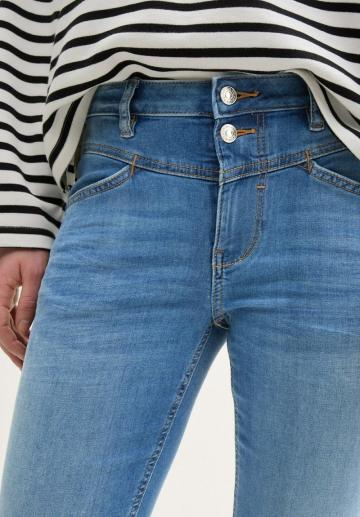 Короткие джинсы