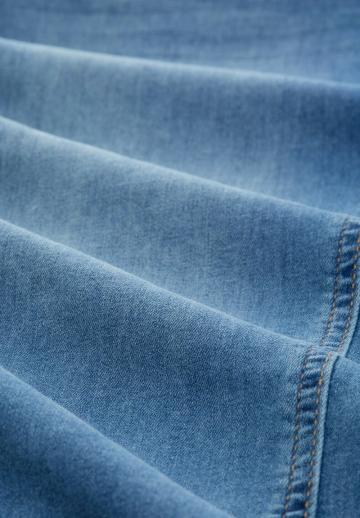 Короткие джинсы