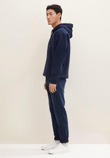 Узкие джинсы