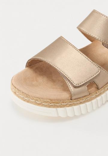 Босоножки на платформе