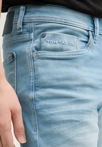 Узкие джинсы