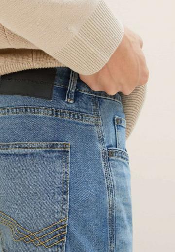 Узкие джинсы