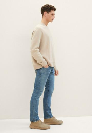 Узкие джинсы