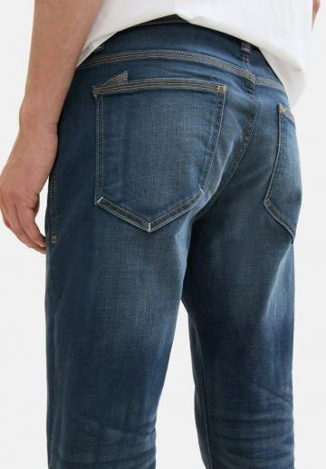 Узкие джинсы