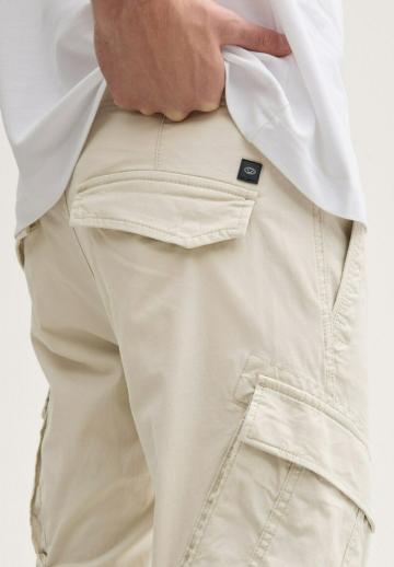 Брюки с накладными карманами