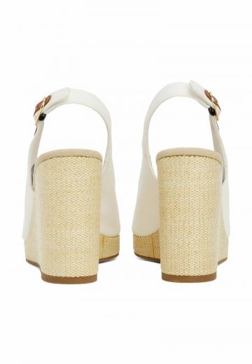 Туфли на танкетке