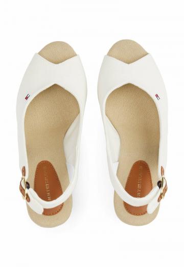 Туфли на танкетке