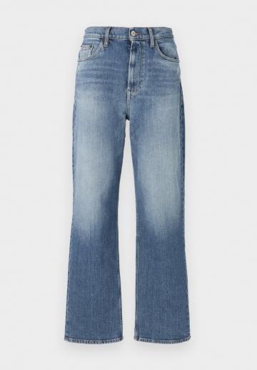 Прямые джинсы