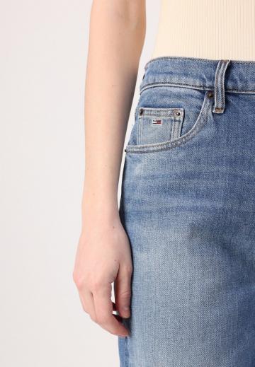 Прямые джинсы