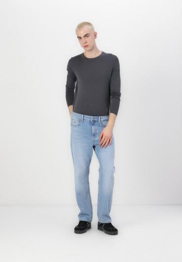 Прямые джинсы