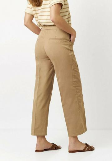 Брюки с накладными карманами