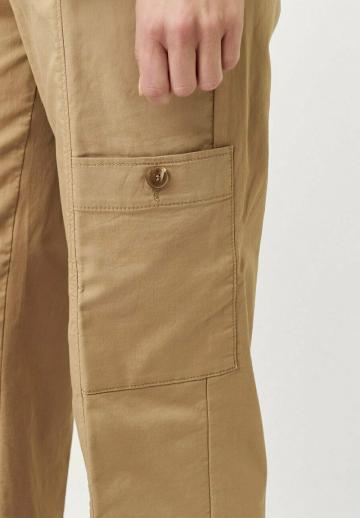 Брюки с накладными карманами