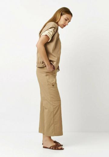 Брюки с накладными карманами