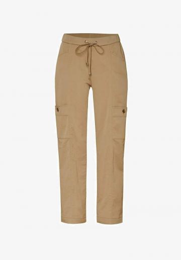 Брюки с накладными карманами