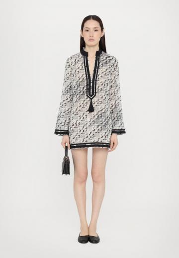 Короткое платье